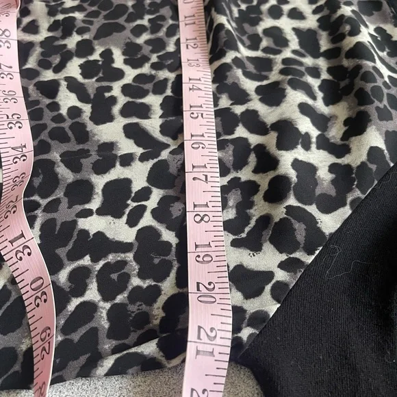 Forever 21 Black Leopard Print Sweatshirt Size Large - Picture 5 of 7